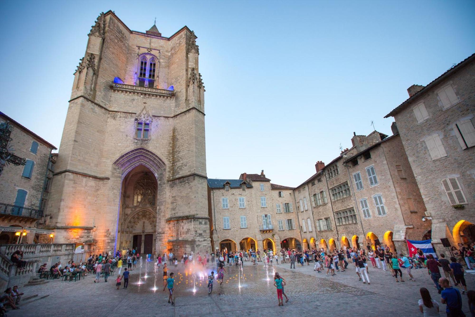 Le Nid 3 Etoiles Wifi, Netflix, Disney, Coeur De Bastide Villefranche-de-Rouergue Ngoại thất bức ảnh